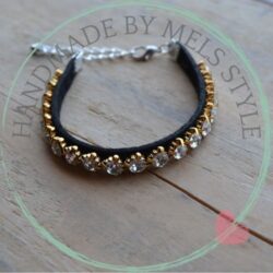 Handgemaakte geborduurde armband Roos