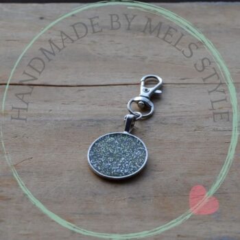 Handgemaakte sleutel & tassenhanger Miek